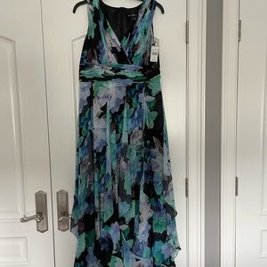 Betsy & Adam floral long dress.